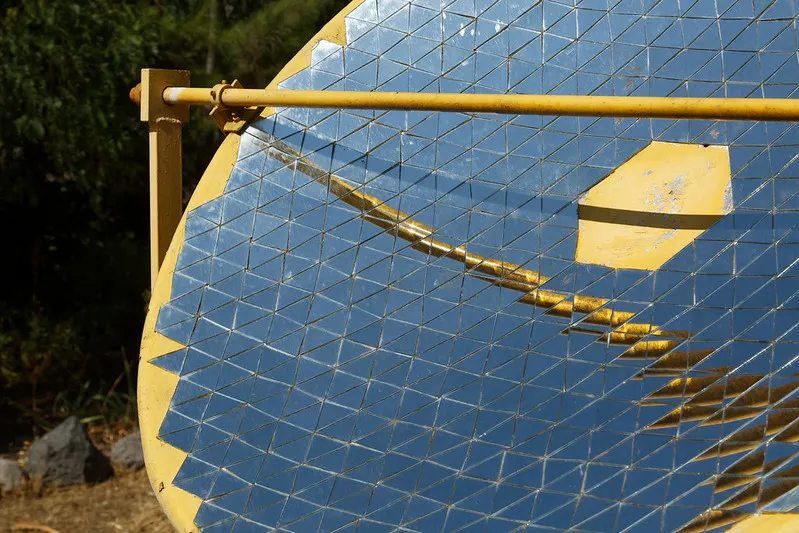 Concentrador solar parabólico